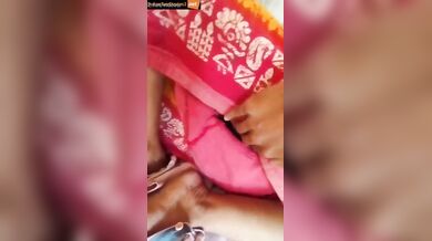 Gujarati hubby exposing wife’s hairy chut in candaulism video