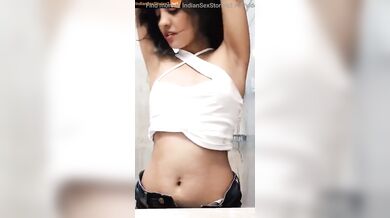 Mumbai hostel girl jiya stripping naked for boyfriend