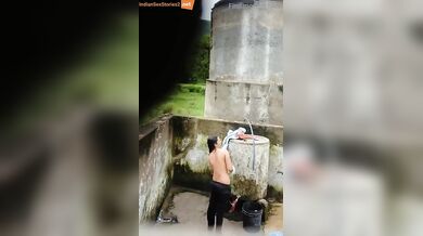 Desi boy filmed open bath of neighbour girl