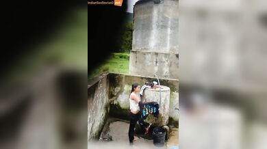 Desi boy filmed open bath of neighbour girl