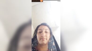 Rajkot’s gujarati Bhabhi taking belan in chut