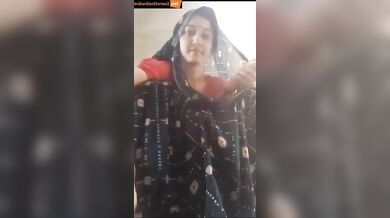 Rajkot’s gujarati Bhabhi taking belan in chut