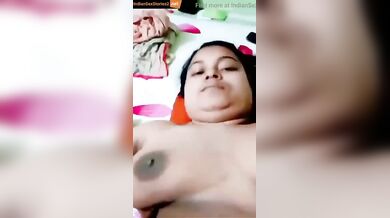 Bengali kamwali opening her pussy for Noida boss