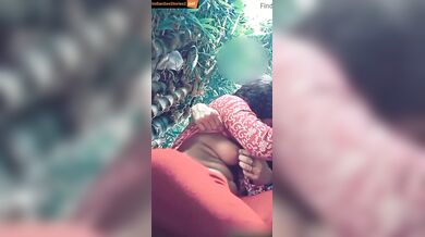 Telugu aunty hot boobs sucking clip with her lover