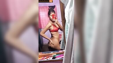 Desi tiktok girl showing boobs and gaand