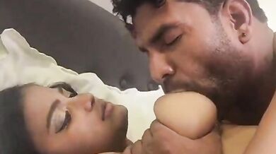 Muslim bhabhi big boobs sucking with moans