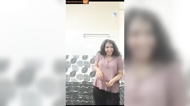 Amateur devar bhabhi hot bathroom romance video