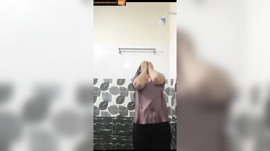 Amateur devar bhabhi hot bathroom romance video