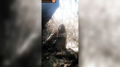 Desi aunty outdoor sex with secret lover in forest