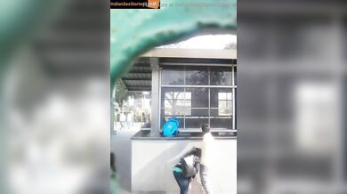 Ahmedabad BRTS bus stop aunty viral video