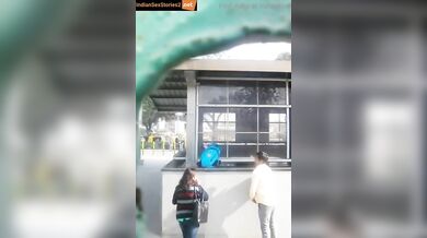 Ahmedabad BRTS bus stop aunty viral video