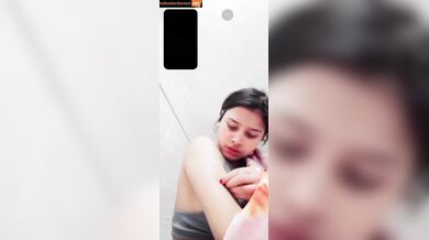 Bengali hot maal showing her boobs in live video call