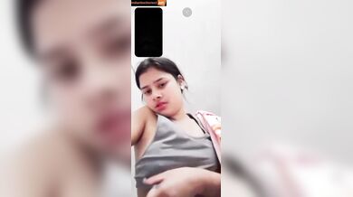 Bengali hot maal showing her boobs in live video call