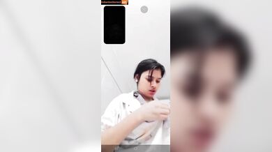 Bengali hot maal showing her boobs in live video call