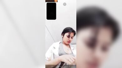 Bengali hot maal showing her boobs in live video call