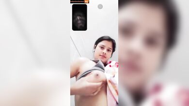 Bengali hot maal showing her boobs in live video call