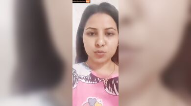 Web series pornstar Tina Nandi nude pussy fingering live