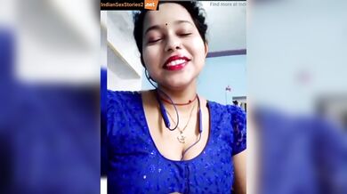 Lusty bhabhi dirty hindi talking in live show