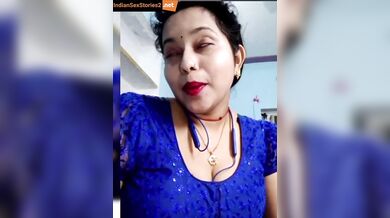 Lusty bhabhi dirty hindi talking in live show