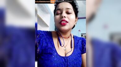 Lusty bhabhi dirty hindi talking in live show