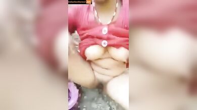 Assamese village lady pissing and open pussy video