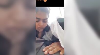 Mumbai college girl sucks boyfriend in heavy traffic