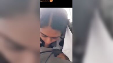 Mumbai college girl sucks boyfriend in heavy traffic