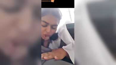 Mumbai college girl sucks boyfriend in heavy traffic