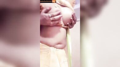 Rajasthani aunty showing boobs to lover in FB call