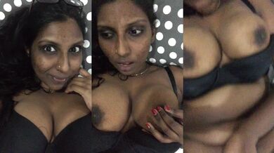 Tamil camgirl boobs and black pussy expose