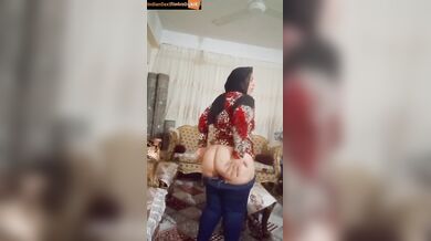 Big ass paki milf hot solo selfie