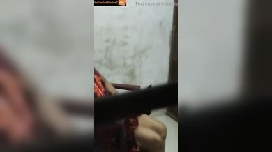 Cheating Bhabhi caught by husband doing live sex stream