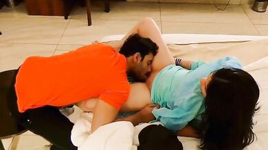 Sexy muslim girl and boyfriend’s romantic licking and fucking