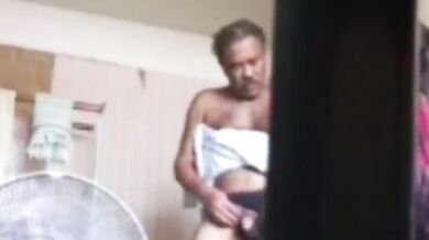 Bhabhi and budha uncle secret MMS fucking video