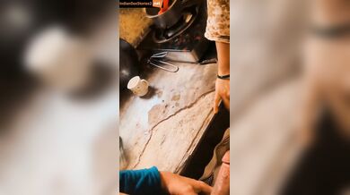 Shy desi housewife playing with lund!