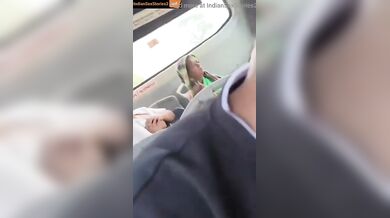 College girl full hot romance in government bus