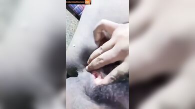 Bihari aunty showing pink pussy in live video call