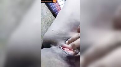 Bihari aunty showing pink pussy in live video call