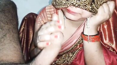 Meenu aunty sucking mota lund in ghunghat