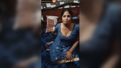 Bihari desi mom showing her chut in nude mms