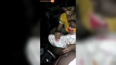 Village bhabhi lund malish and boobs showing mms