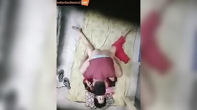 Tenant lover girl caught in covert camera mms