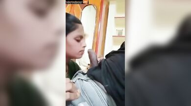 Unsatisfied kannada bhabhi sucking ola driver