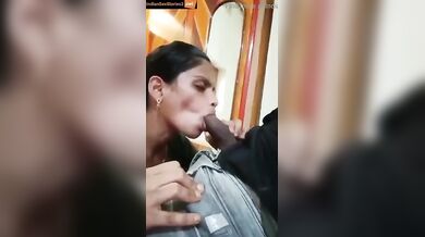 Unsatisfied kannada bhabhi sucking ola driver