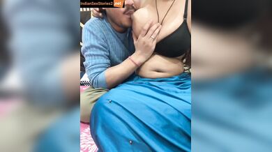 Busty bhabhi pallavi live boobs sucking show in hindi