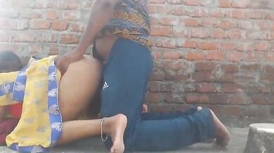 Indore hot bhabhi fucked by neighbour on the terrace