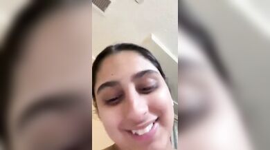 Beautiful punjabi maal girl showing all holes in trending selfie