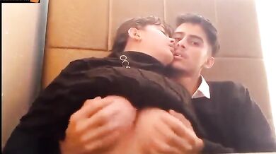 Desi gf bf oyo rooms boobs pressing and kissing mms