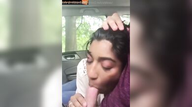 Young malayali chick sucking big white cock in car mms