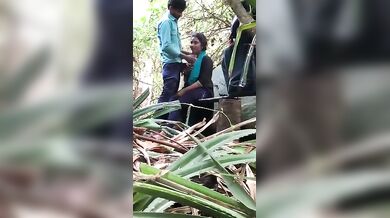 Young college girl full hot outdoor sex mms